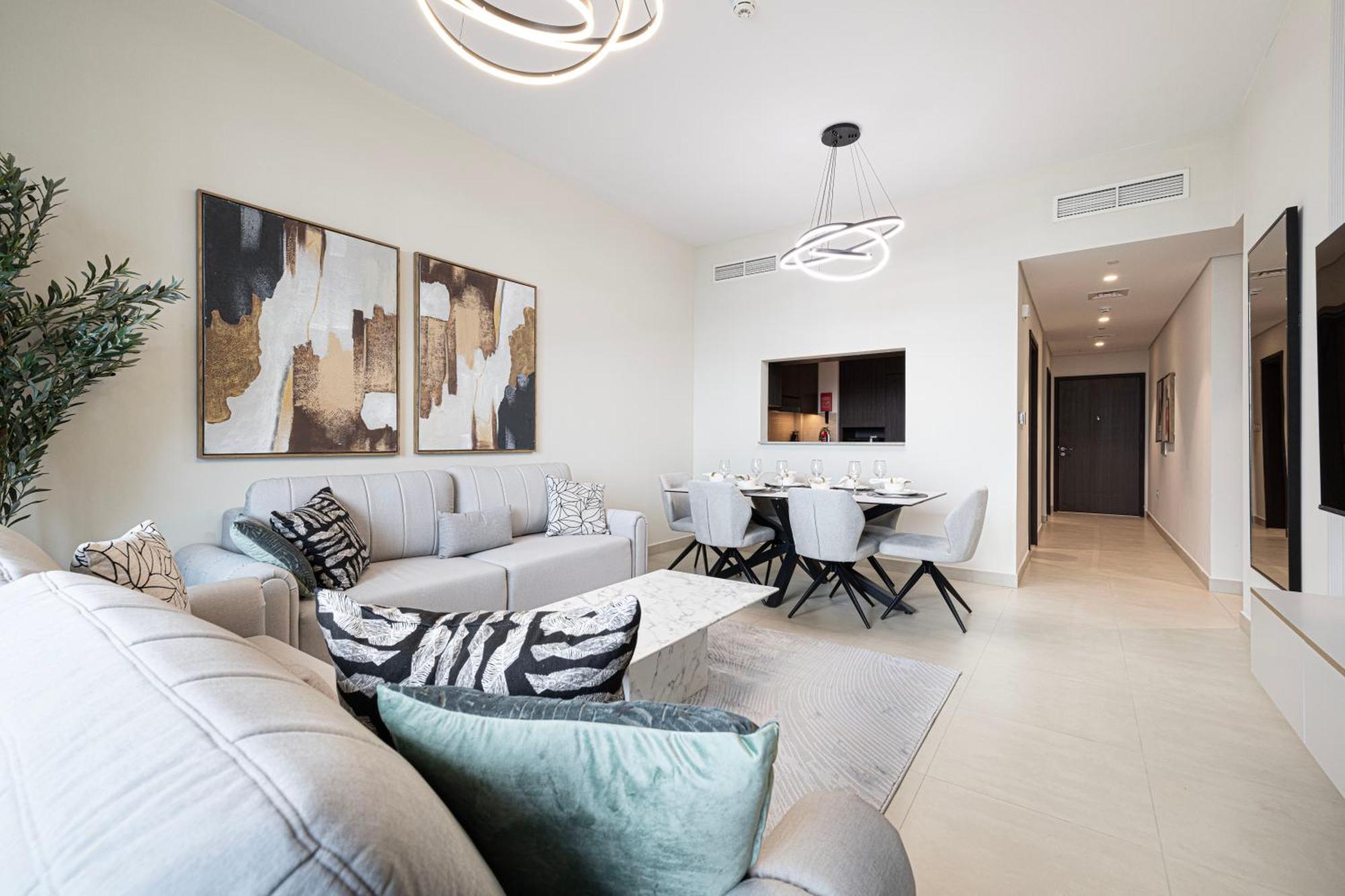 Stunning Burj Views New Luxe 2br Mall Access * Dubai