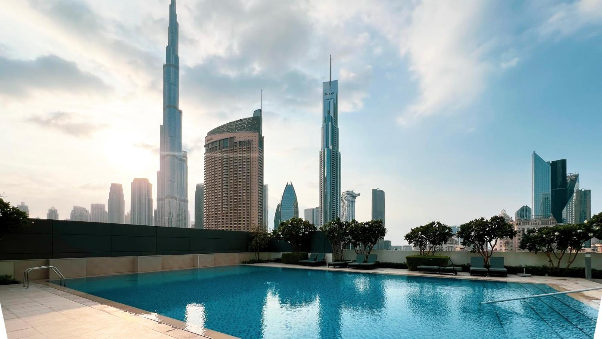 Stunning Burj Views New Luxe 2br Mall Access