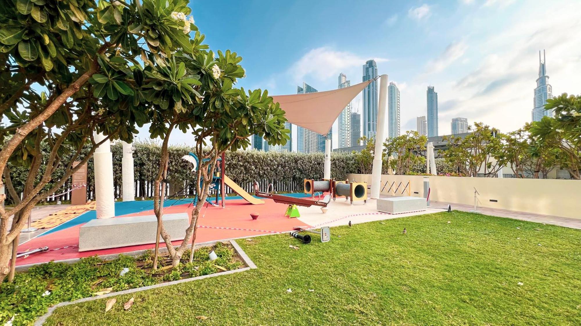 Stunning Burj Views New Luxe 2br Mall Access