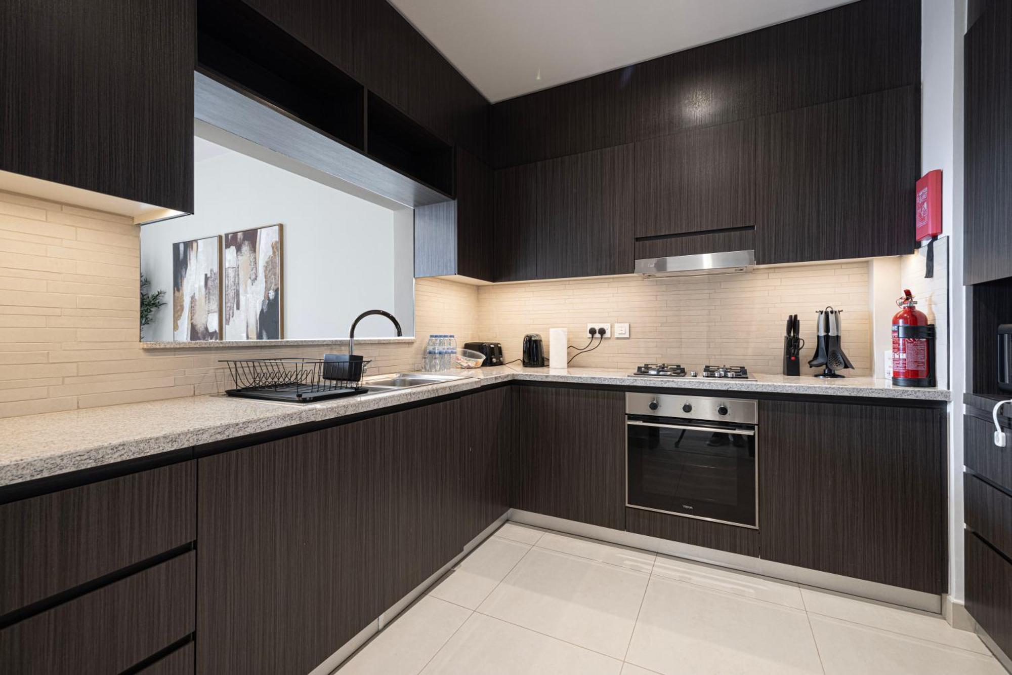 Stunning Burj Views New Luxe 2br Mall Access Dubai